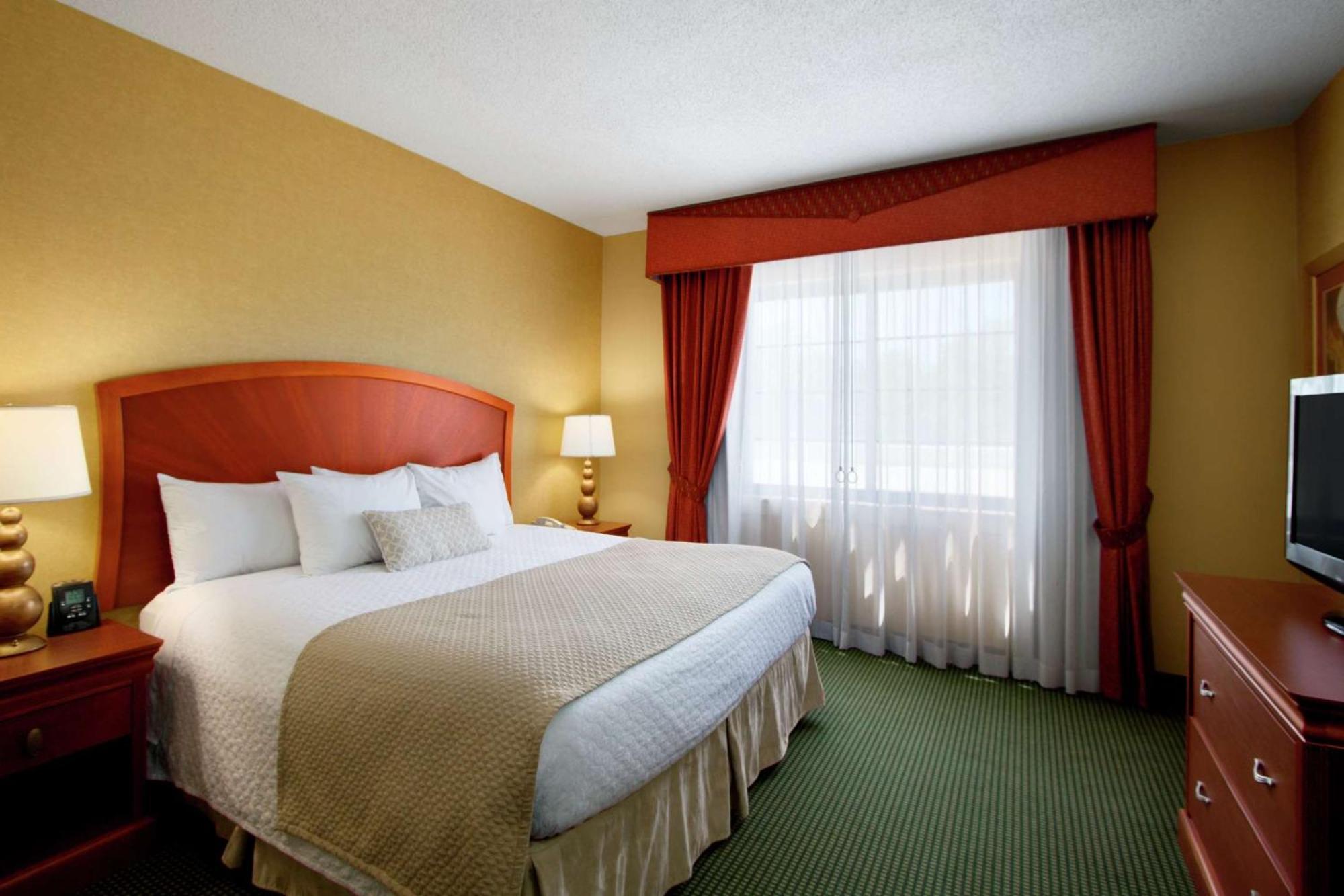Embassy Suites By Hilton Greensboro Airport Exterior foto