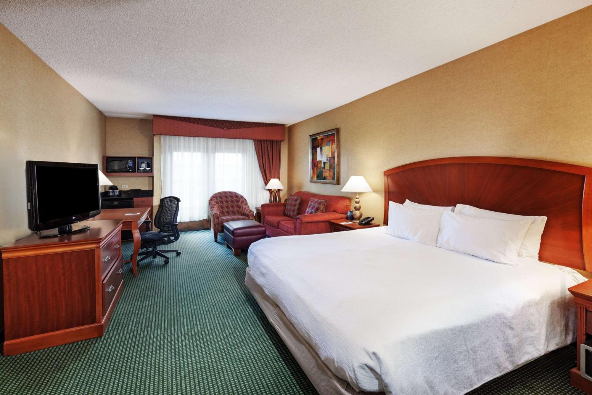 Embassy Suites By Hilton Greensboro Airport Exterior foto