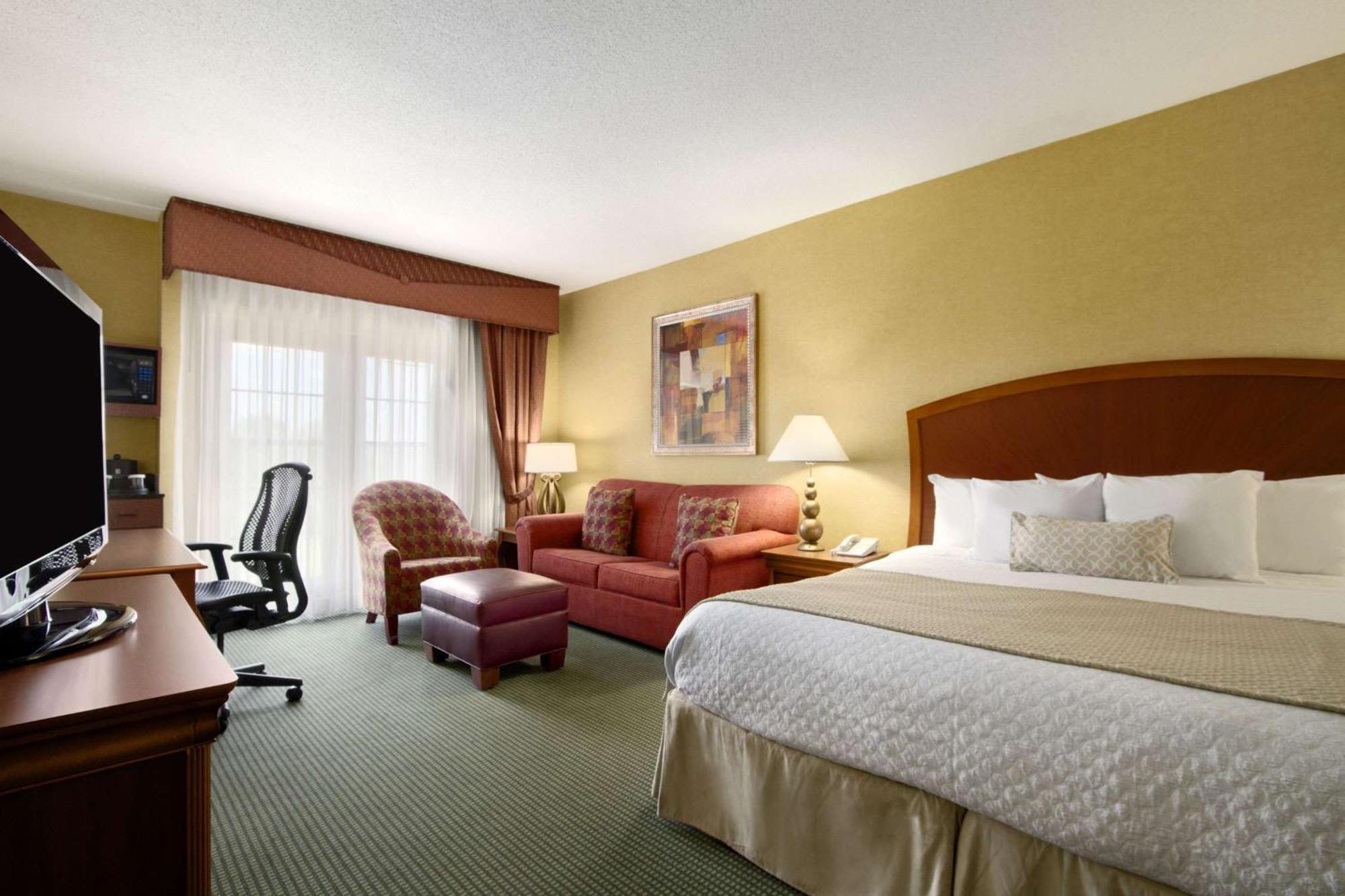 Embassy Suites By Hilton Greensboro Airport Exterior foto