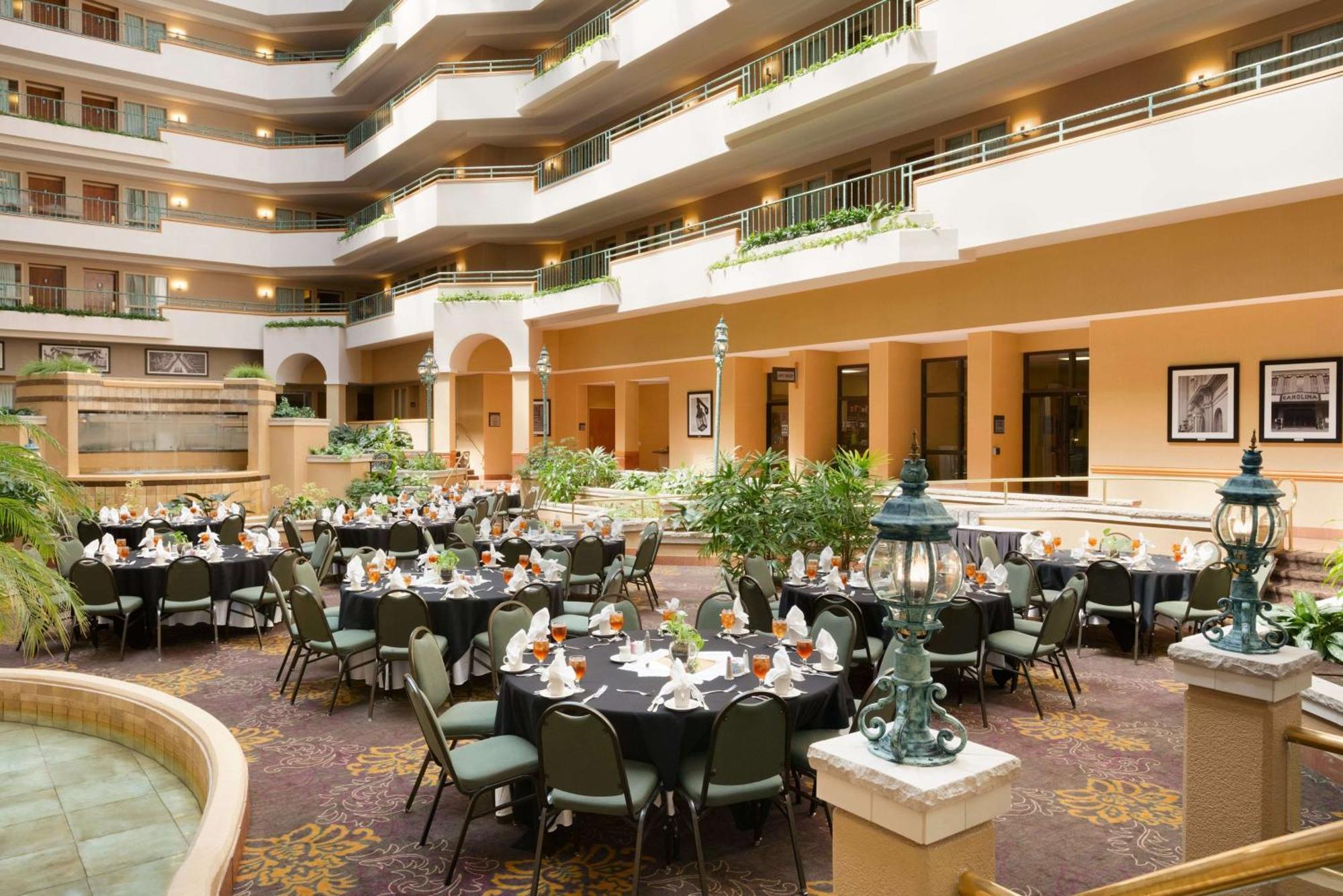 Embassy Suites By Hilton Greensboro Airport Exterior foto